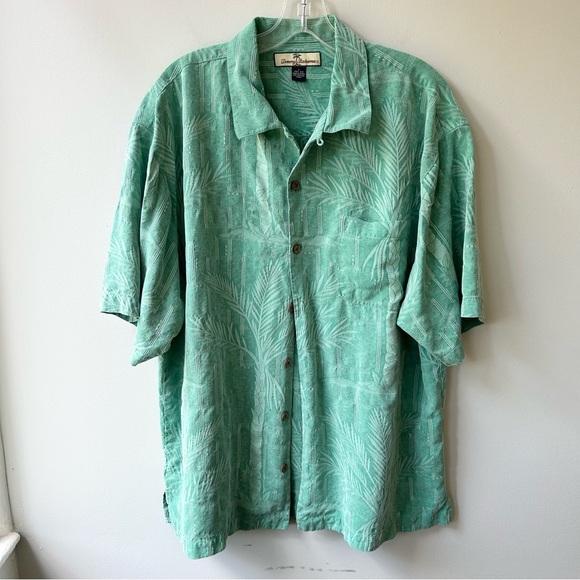 Tommy Bahama 100% silk men’s short sleeved button down shirt - Picture 1 of 9